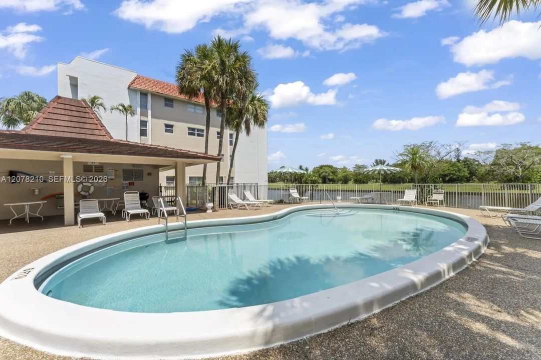 En Venta: $100,000 (2 camas, 2 baños, 1070 Pies cuadrados)