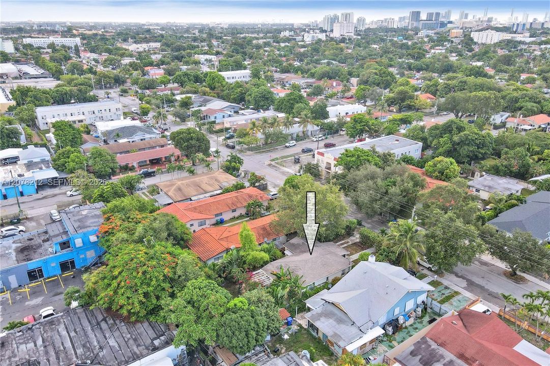 For Rent: $3,200 (2 beds, 1 baths, 999 Square Feet)