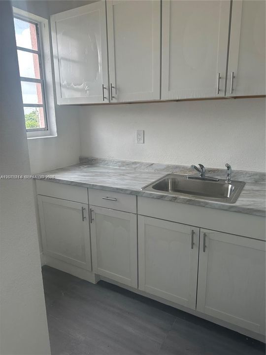For Rent: $1,600 (0 beds, 1 baths, 10584 Square Feet)