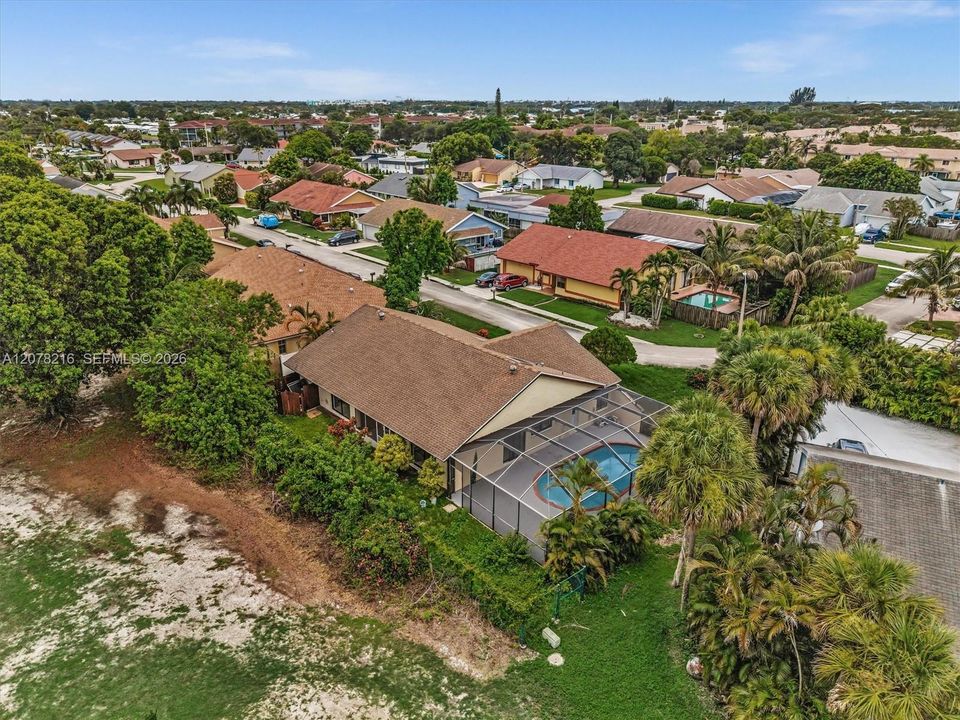 House For Sale 8813 PARADISE CT TAMARAC, FL 33321 (PARADISE ESTATES) 786-600-0063