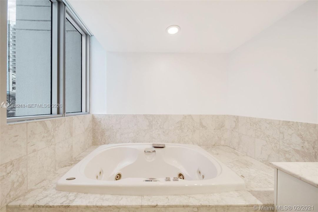 For Rent: $5,400 (2 beds, 2 baths, 1460 Square Feet)