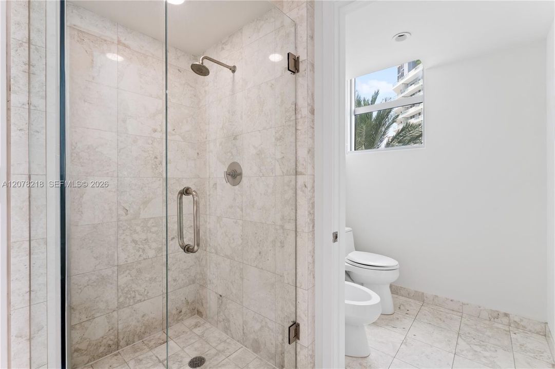 For Rent: $5,400 (2 beds, 2 baths, 1460 Square Feet)