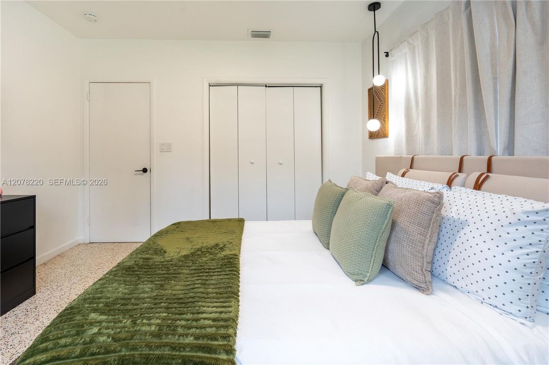 For Rent: $3,650 (2 beds, 2 baths, 1000 Square Feet)