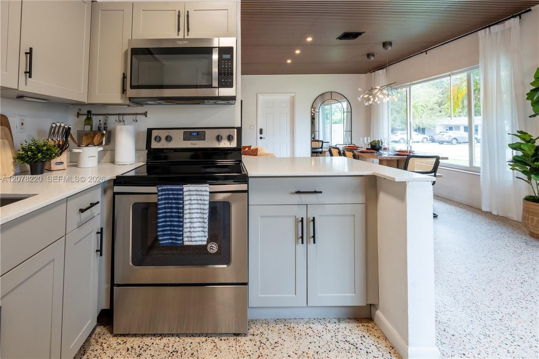 For Rent: $3,650 (2 beds, 2 baths, 1000 Square Feet)