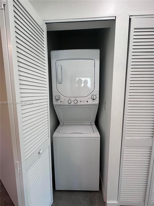 For Rent: $2,300 (1 beds, 1 baths, 5544 Square Feet)