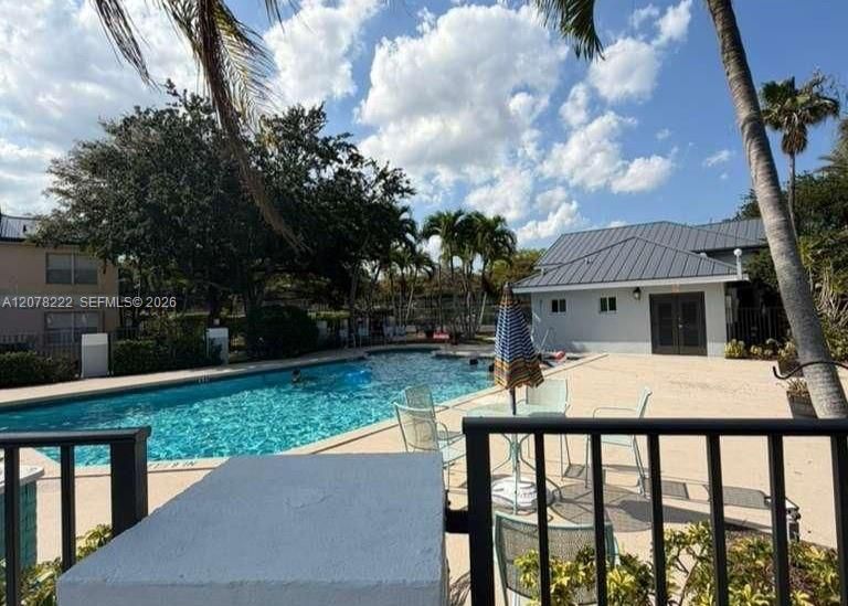 En Venta: $197,000 (2 camas, 2 baños, 958 Pies cuadrados)
