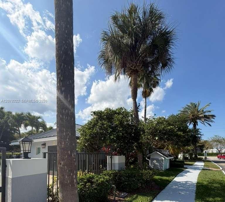 En Venta: $197,000 (2 camas, 2 baños, 958 Pies cuadrados)