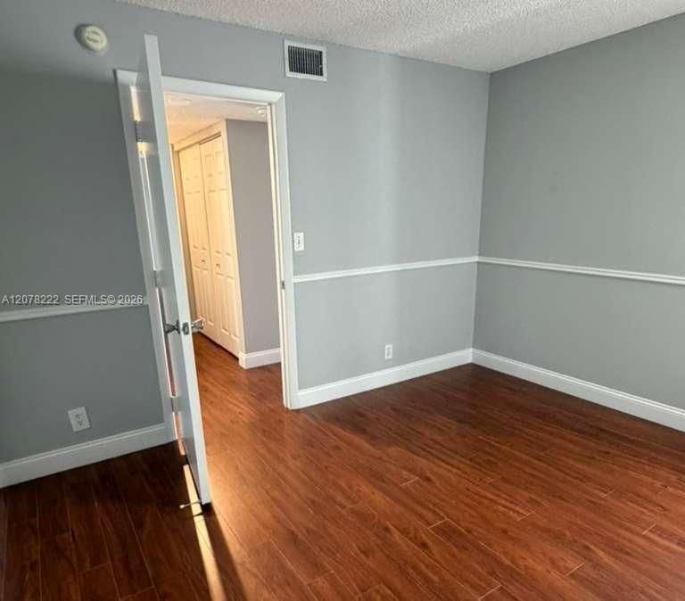 En Venta: $197,000 (2 camas, 2 baños, 958 Pies cuadrados)