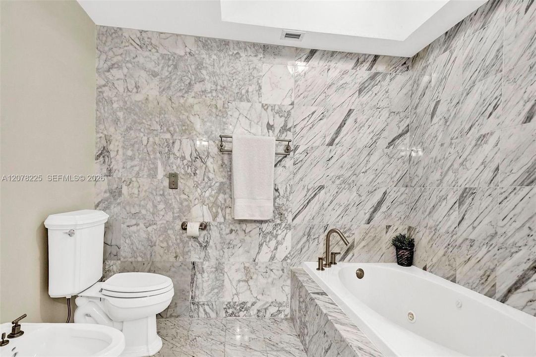 For Rent: $5,000 (2 beds, 2 baths, 1510 Square Feet)