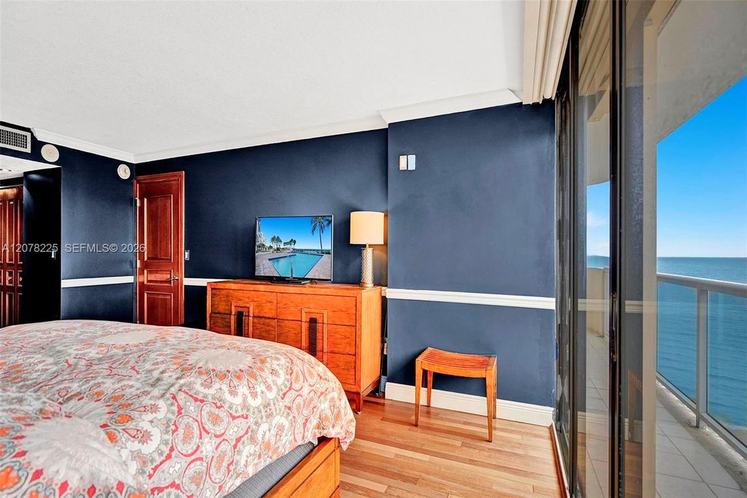 For Rent: $5,000 (2 beds, 2 baths, 1510 Square Feet)
