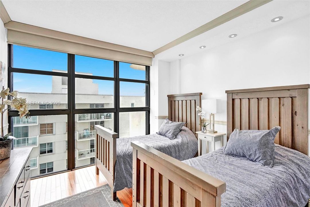 For Rent: $5,000 (2 beds, 2 baths, 1510 Square Feet)