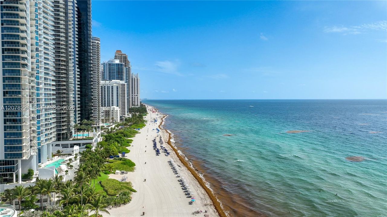 En Venta: $1,995,000 (3 camas, 3 baños, 2120 Pies cuadrados)