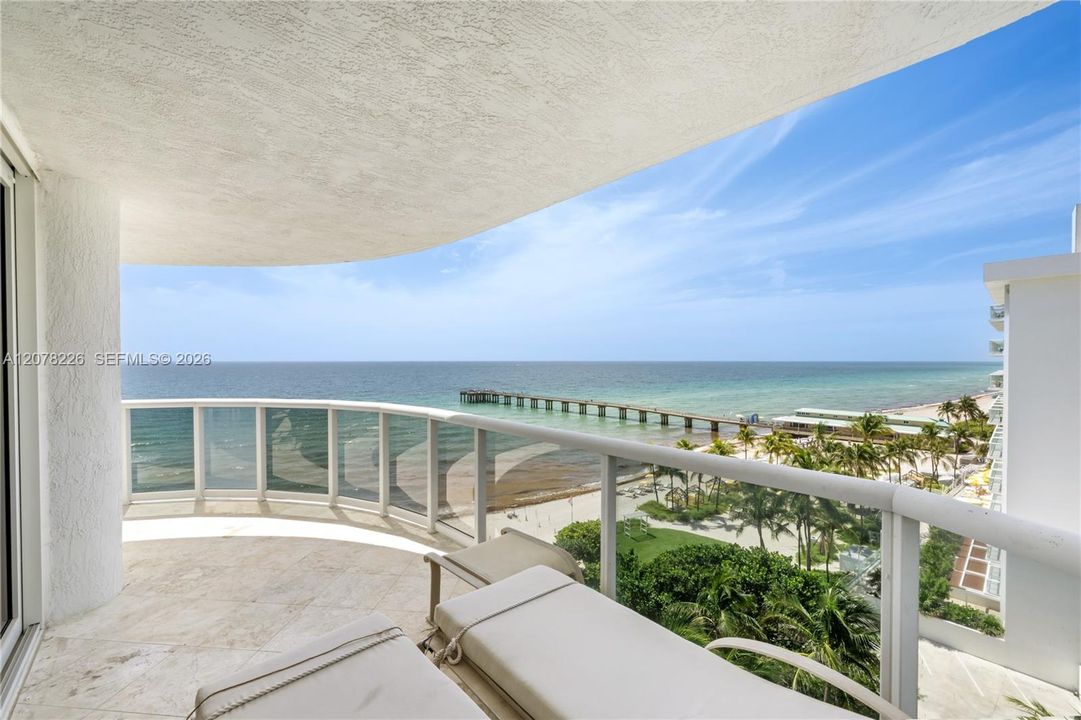 En Venta: $1,995,000 (3 camas, 3 baños, 2120 Pies cuadrados)