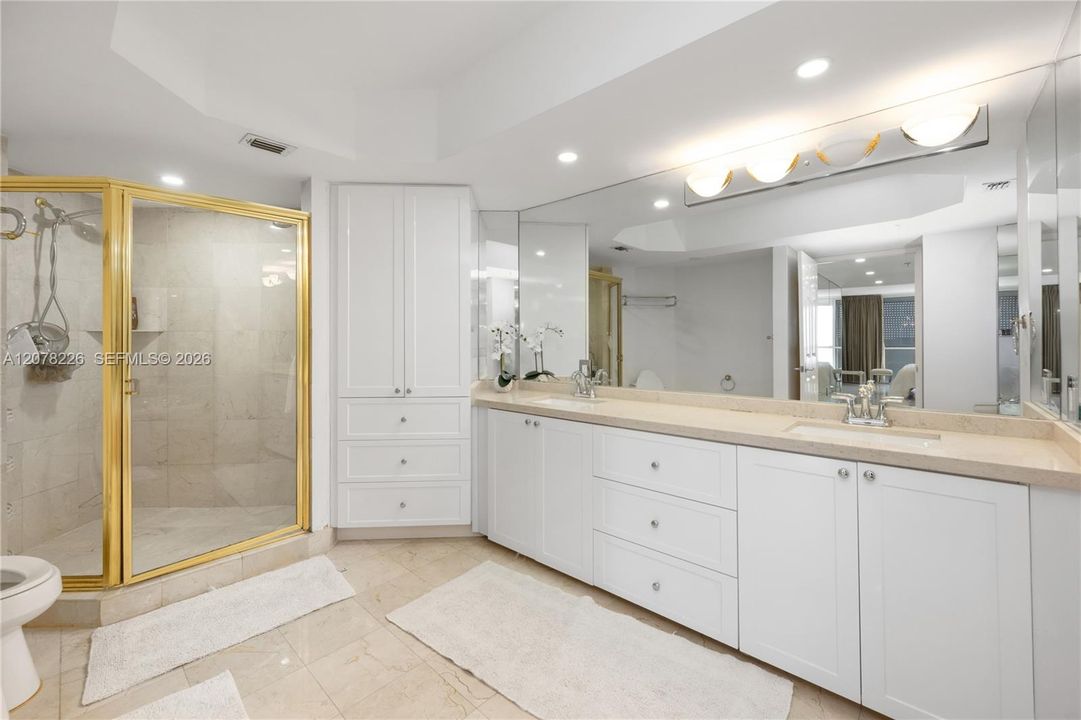 En Venta: $1,995,000 (3 camas, 3 baños, 2120 Pies cuadrados)