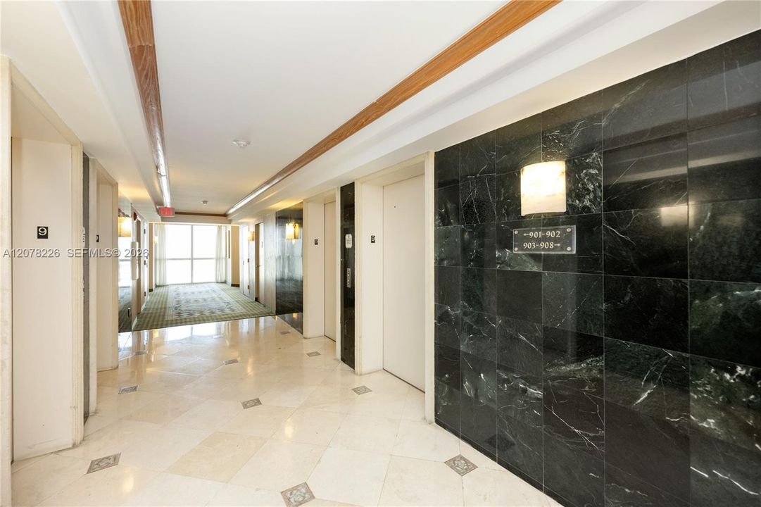 En Venta: $1,995,000 (3 camas, 3 baños, 2120 Pies cuadrados)