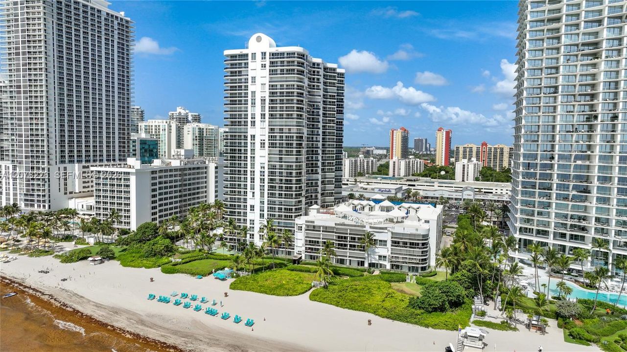 En Venta: $1,995,000 (3 camas, 3 baños, 2120 Pies cuadrados)