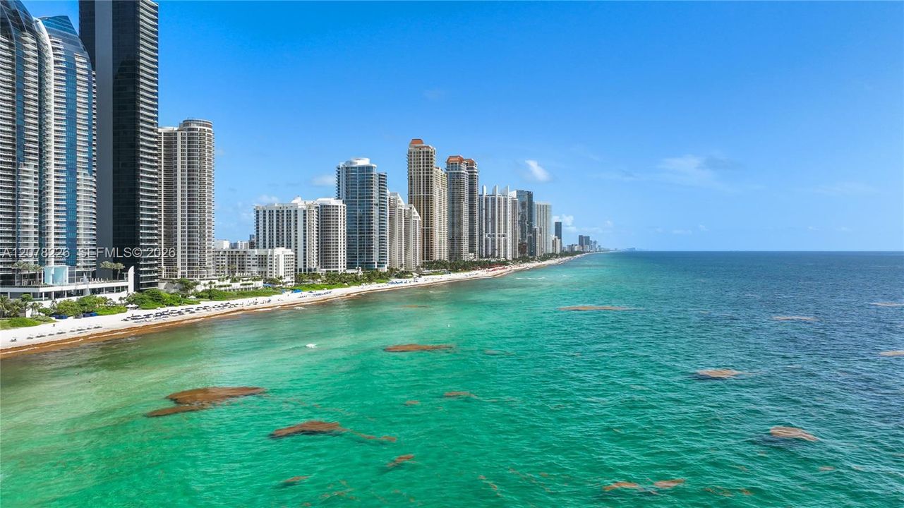 En Venta: $1,995,000 (3 camas, 3 baños, 2120 Pies cuadrados)