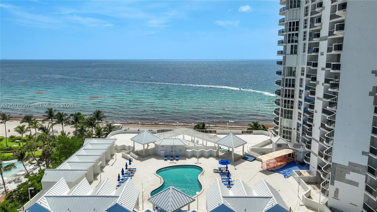En Venta: $1,995,000 (3 camas, 3 baños, 2120 Pies cuadrados)