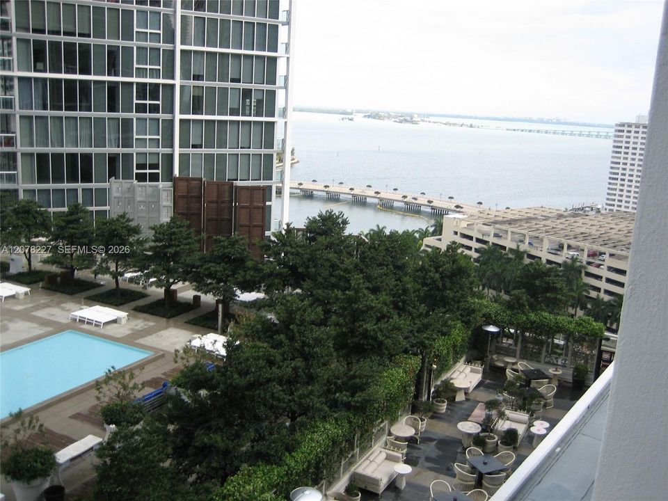 For Rent: $4,300 (1 beds, 1 baths, 876 Square Feet)