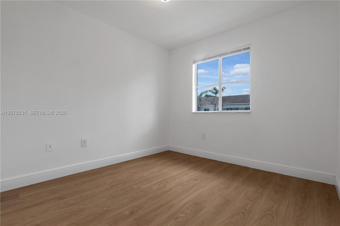 For Sale: $310,000 (3 beds, 2 baths, 1509 Square Feet)