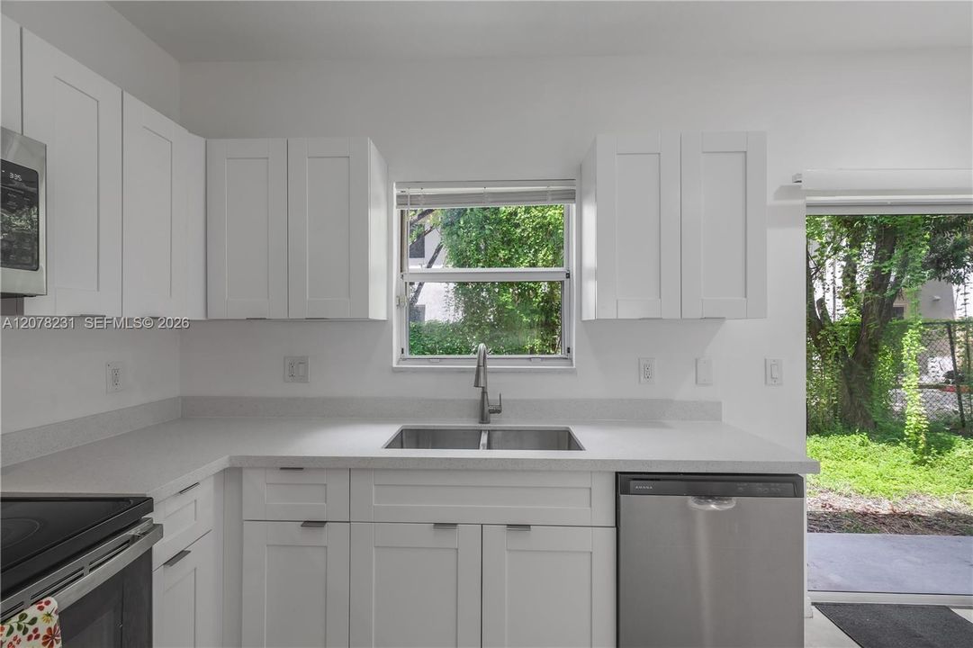 For Sale: $310,000 (3 beds, 2 baths, 1509 Square Feet)
