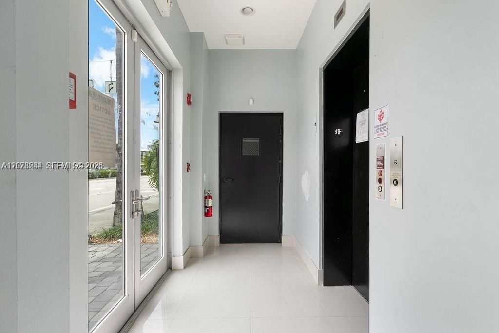 For Sale: $1,900,000 (4 beds, 5 baths, 4302 Square Feet)