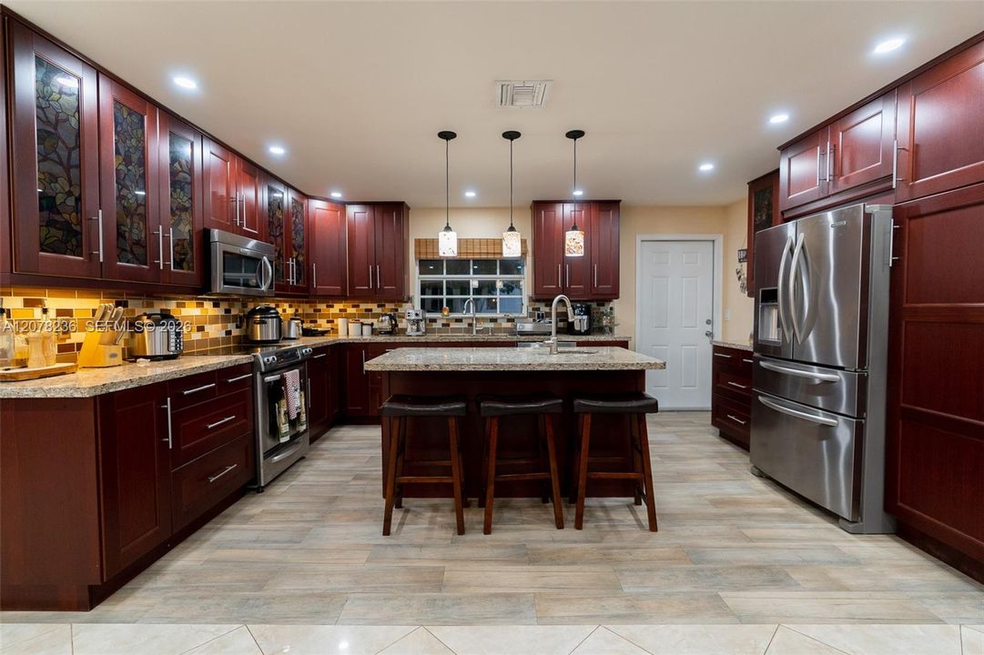 En Venta: $875,000 (3 camas, 2 baños, 1664 Pies cuadrados)