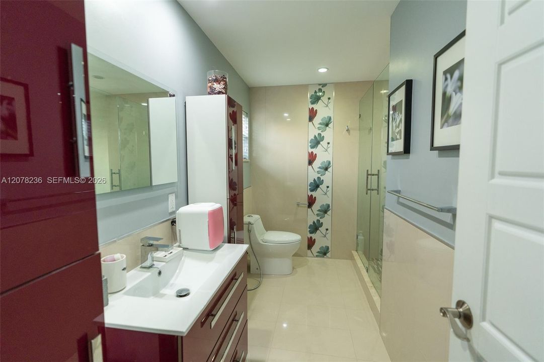 En Venta: $875,000 (3 camas, 2 baños, 1664 Pies cuadrados)