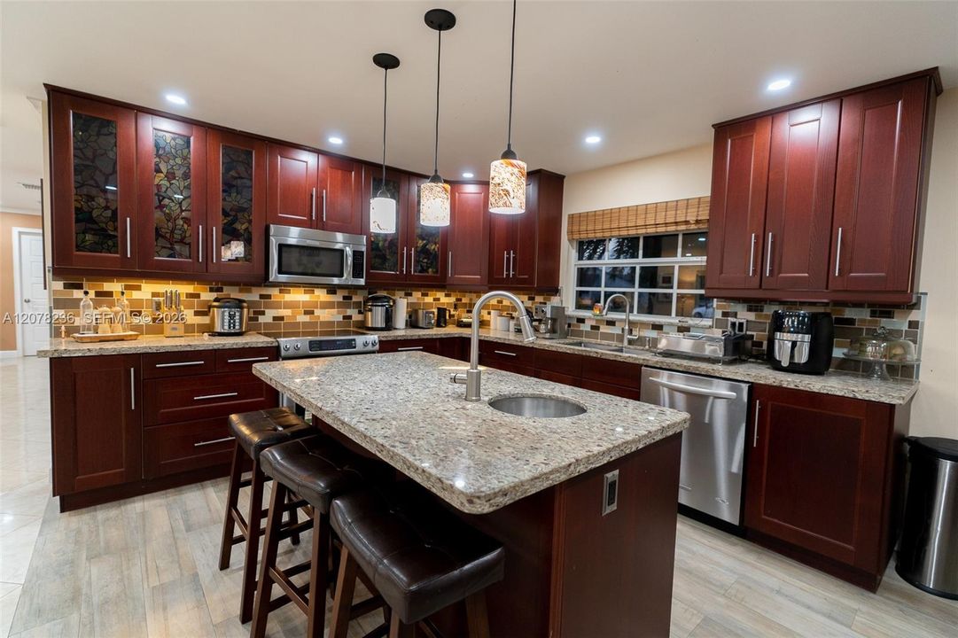 En Venta: $875,000 (3 camas, 2 baños, 1664 Pies cuadrados)