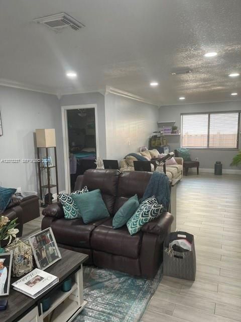 For Sale: $525,000 (3 beds, 2 baths, 1656 Square Feet)