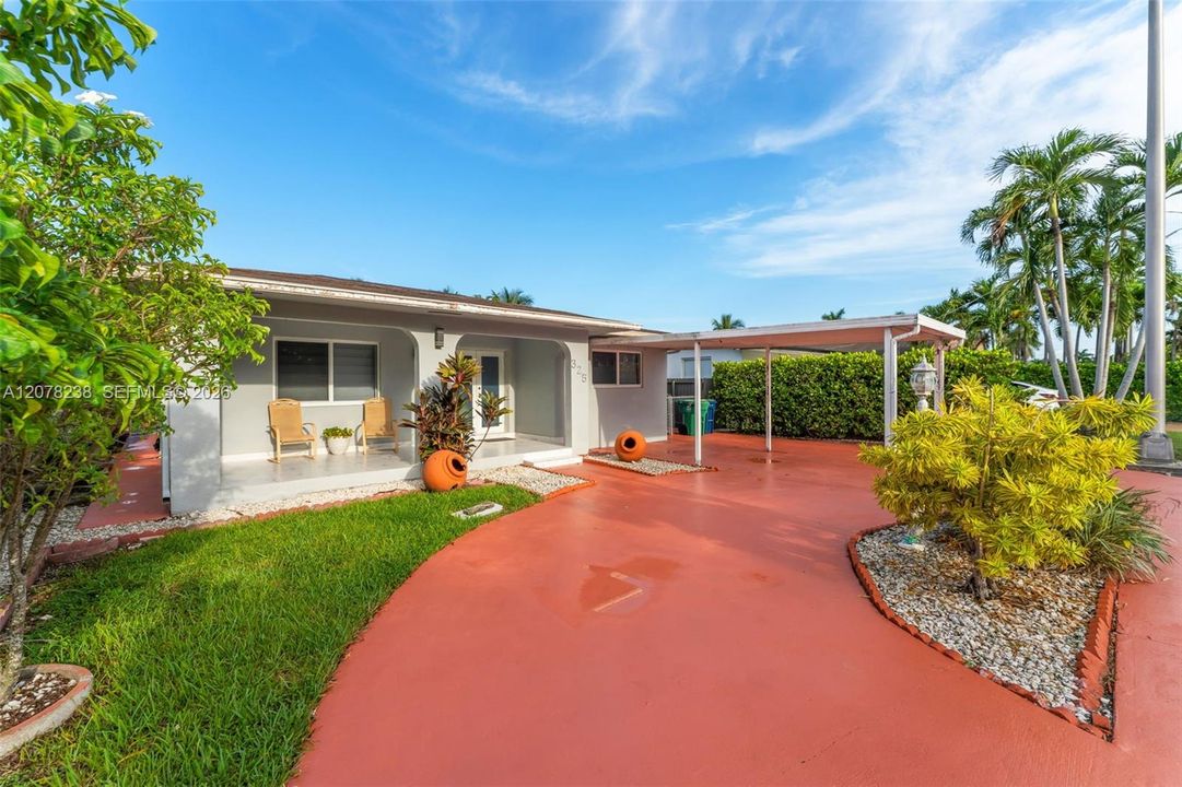 For Sale: $725,000 (4 beds, 2 baths, 2025 Square Feet)