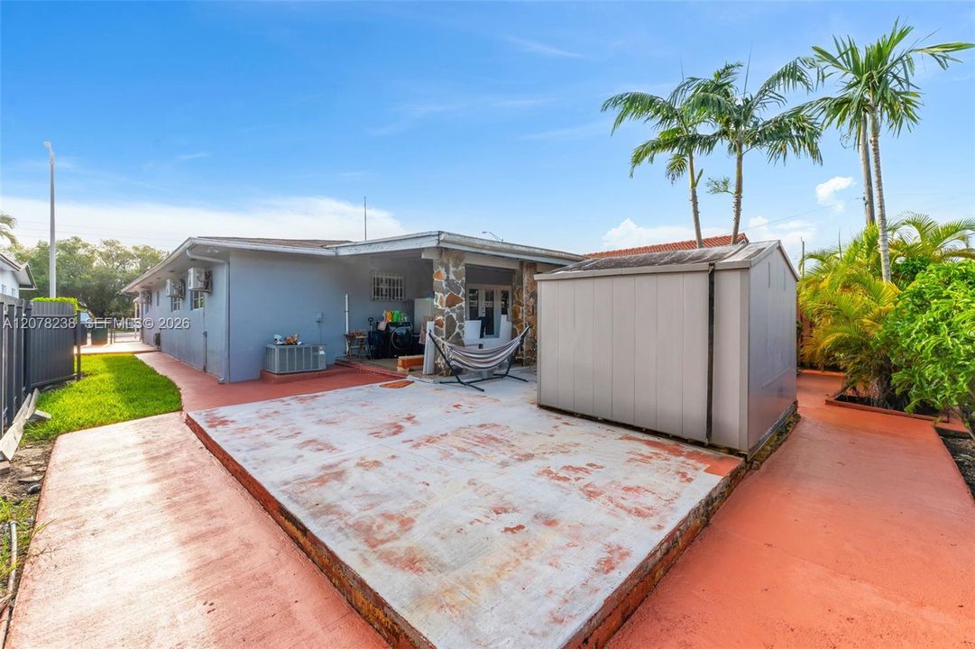For Sale: $725,000 (4 beds, 2 baths, 2025 Square Feet)