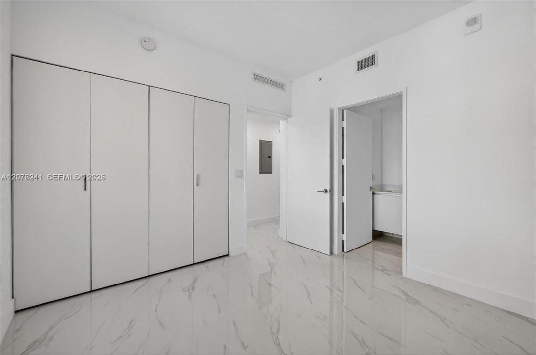 For Sale: $2,200,000 (3 beds, 3 baths, 1760 Square Feet)