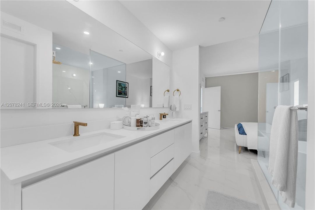For Sale: $2,200,000 (3 beds, 3 baths, 1760 Square Feet)