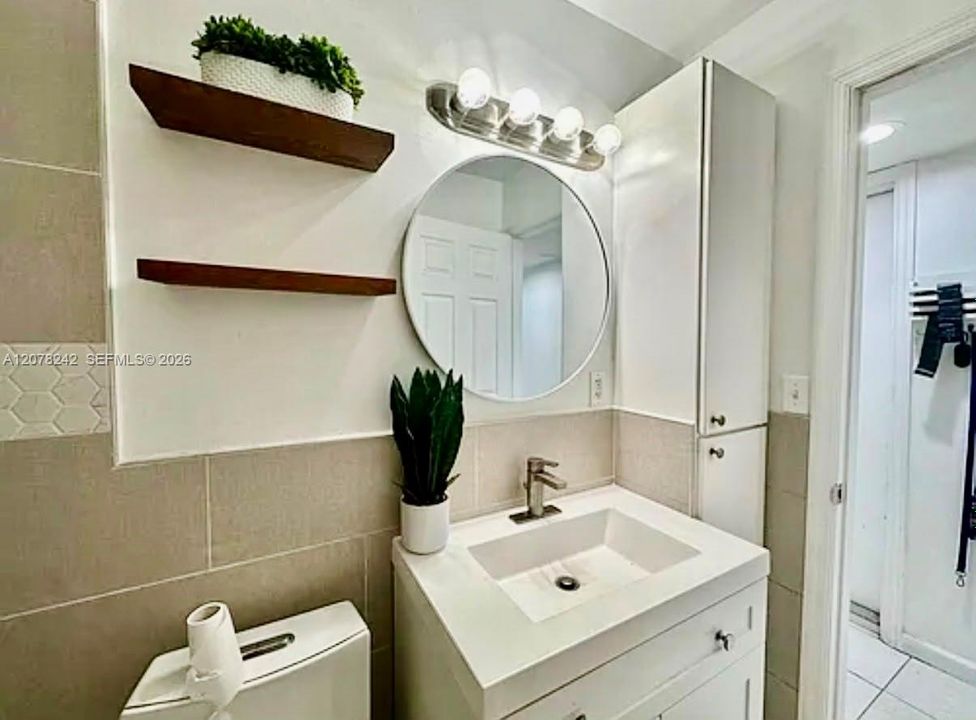 For Rent: $1,850 (2 beds, 1 baths, 3833 Square Feet)