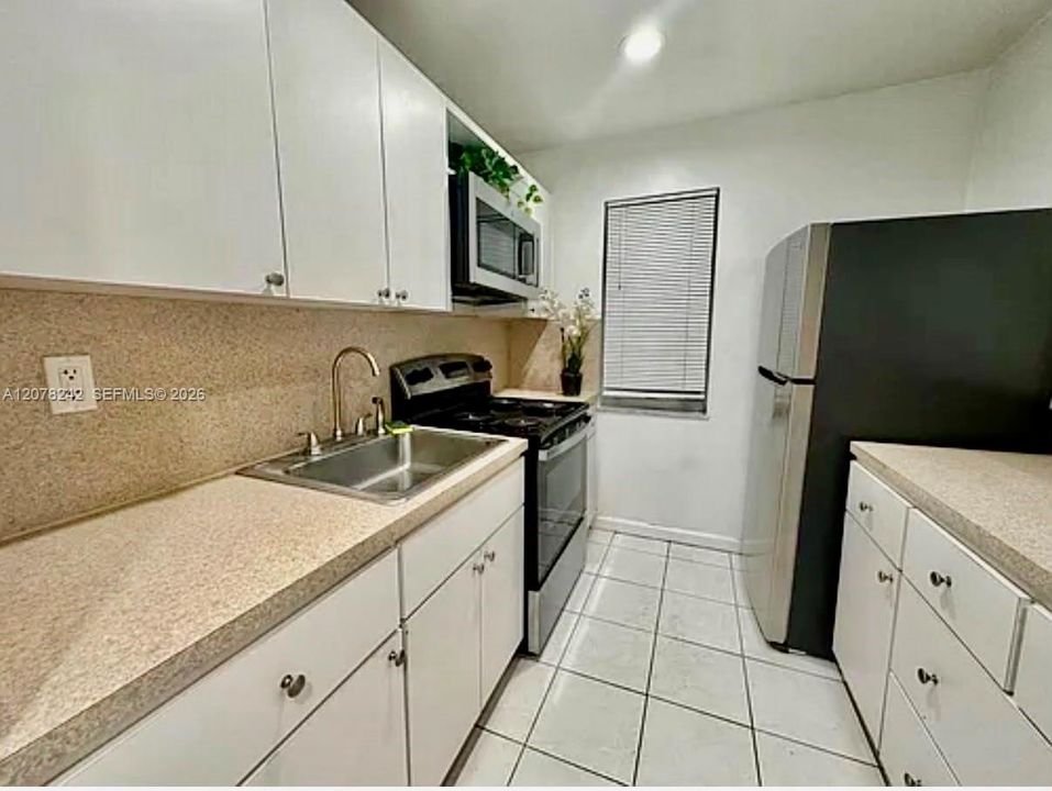 For Rent: $1,850 (2 beds, 1 baths, 3833 Square Feet)