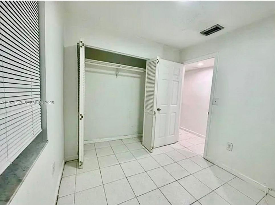 For Rent: $1,850 (2 beds, 1 baths, 3833 Square Feet)