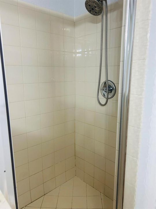 Standup shower