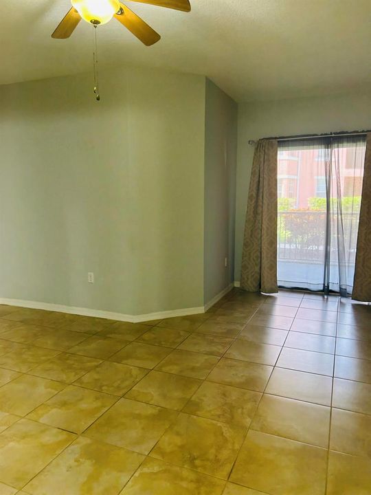 Master room w/patio