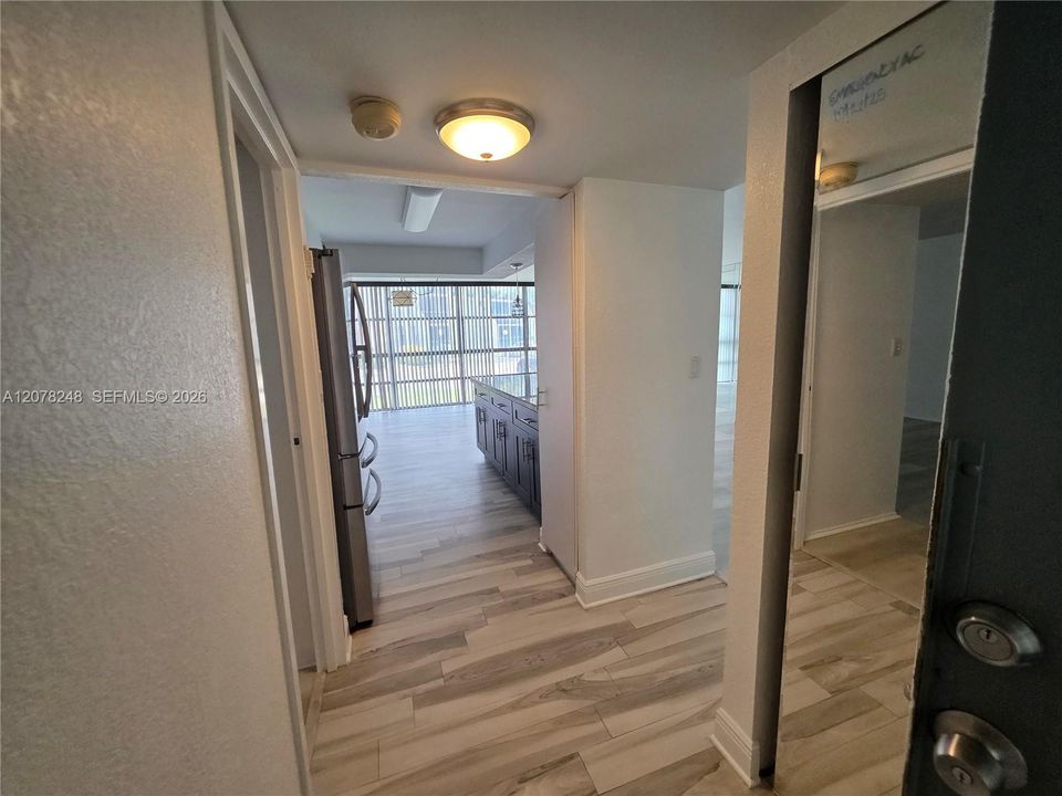 For Rent: $2,350 (2 beds, 2 baths, 1210 Square Feet)