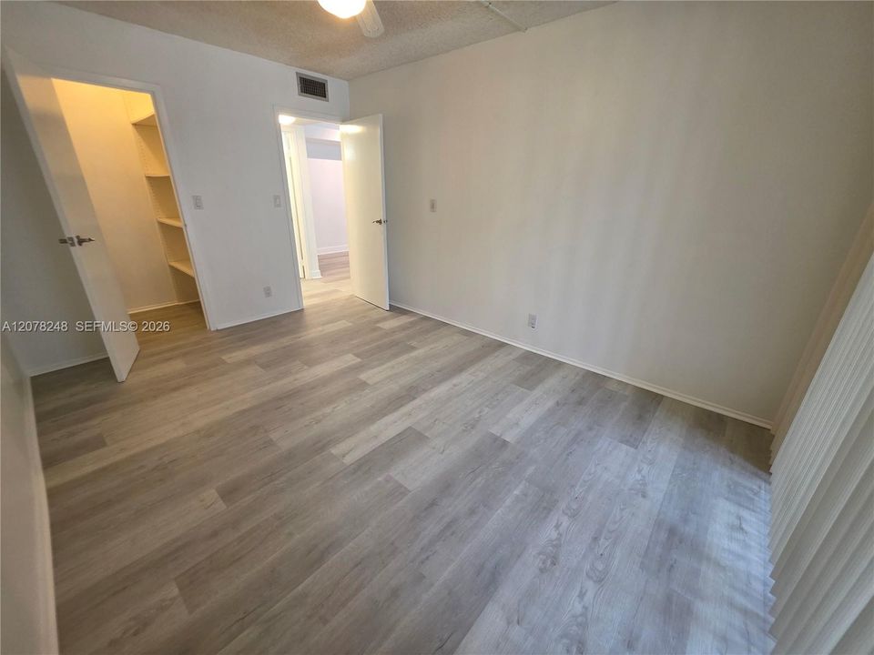 For Rent: $2,350 (2 beds, 2 baths, 1210 Square Feet)