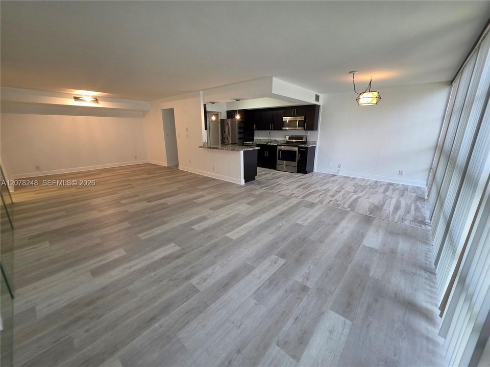 For Rent: $2,350 (2 beds, 2 baths, 1210 Square Feet)