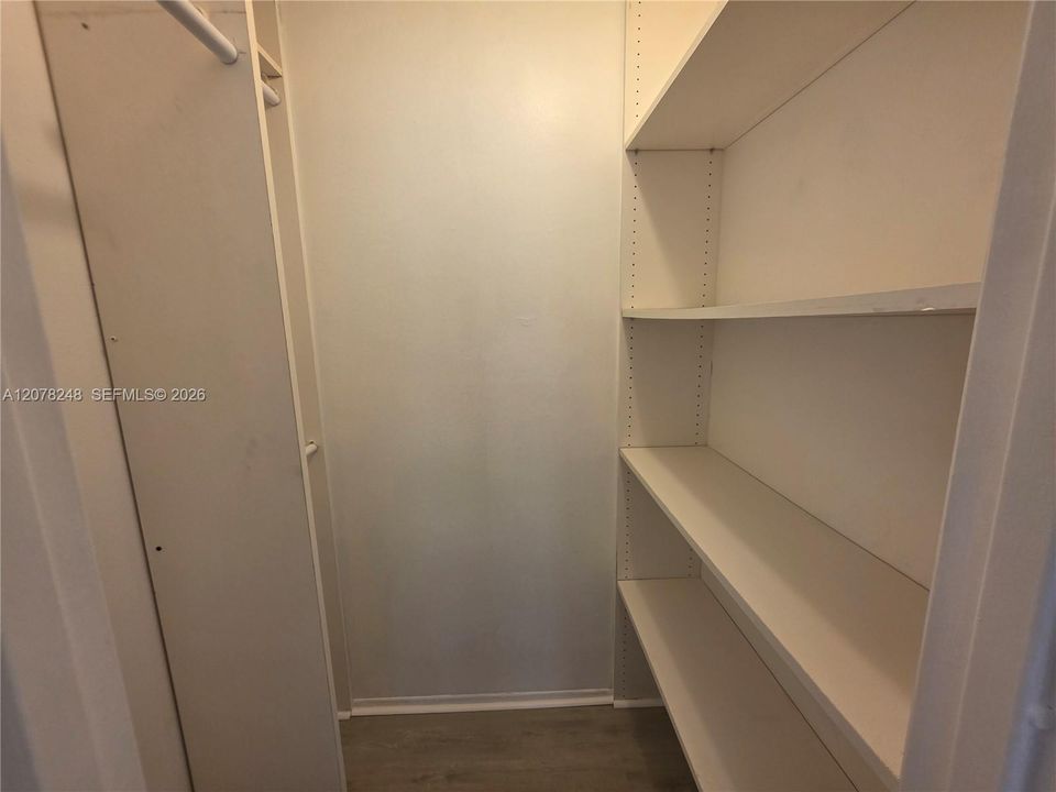 For Rent: $2,350 (2 beds, 2 baths, 1210 Square Feet)
