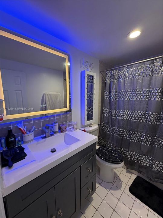 For Rent: $2,500 (1 beds, 1 baths, 720 Square Feet)