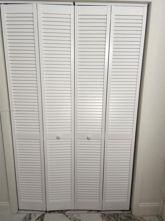 На продажу: $950,000 (4 спален, 3 ванн, 1970 Квадратных фут)