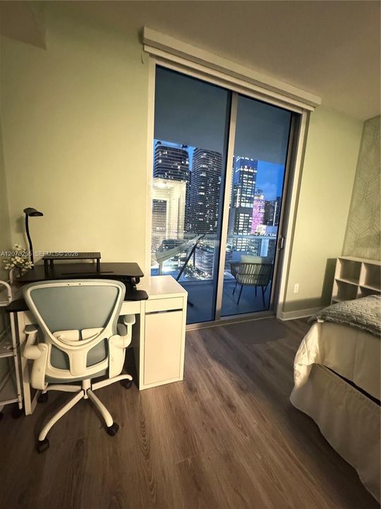 For Rent: $3,400 (1 beds, 1 baths, 693 Square Feet)