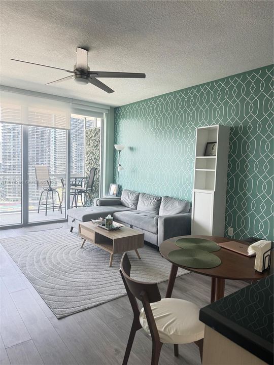 For Rent: $3,400 (1 beds, 1 baths, 693 Square Feet)