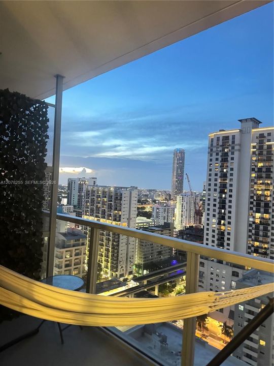 For Rent: $3,400 (1 beds, 1 baths, 693 Square Feet)