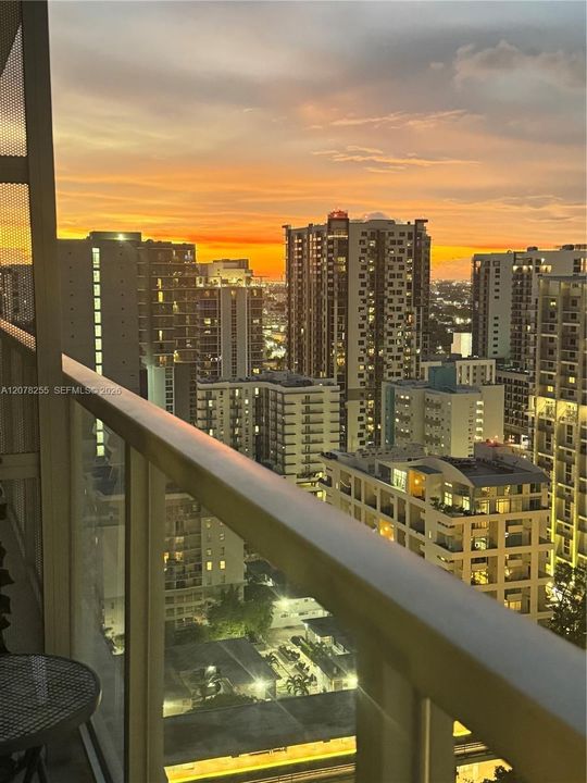 For Rent: $3,400 (1 beds, 1 baths, 693 Square Feet)