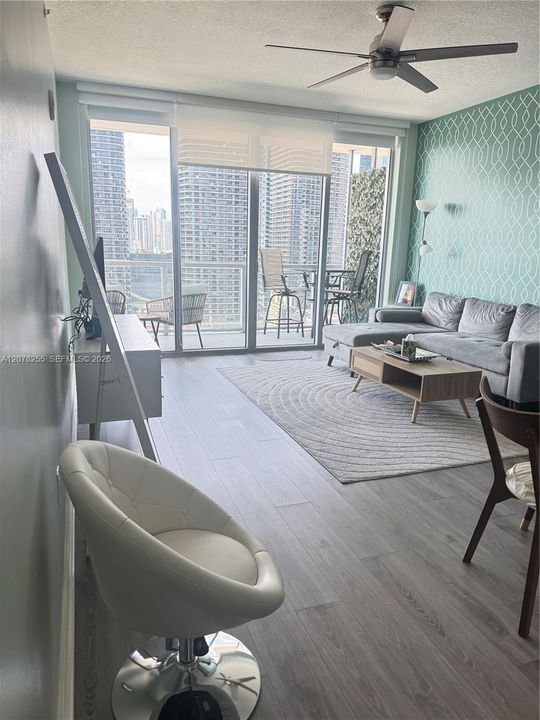 For Rent: $3,400 (1 beds, 1 baths, 693 Square Feet)